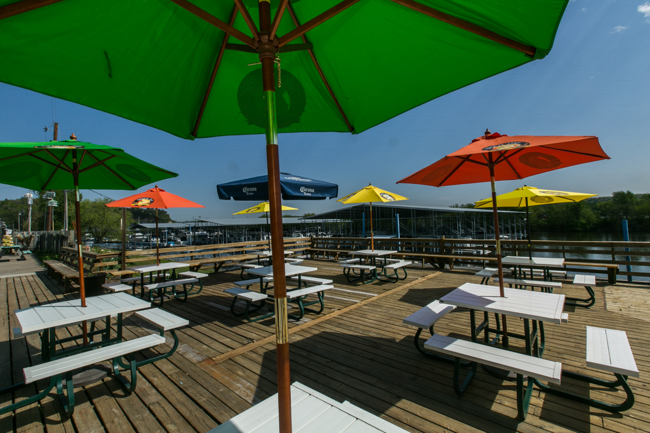 About Yardarm Bar & Grill | Dubuque Marina